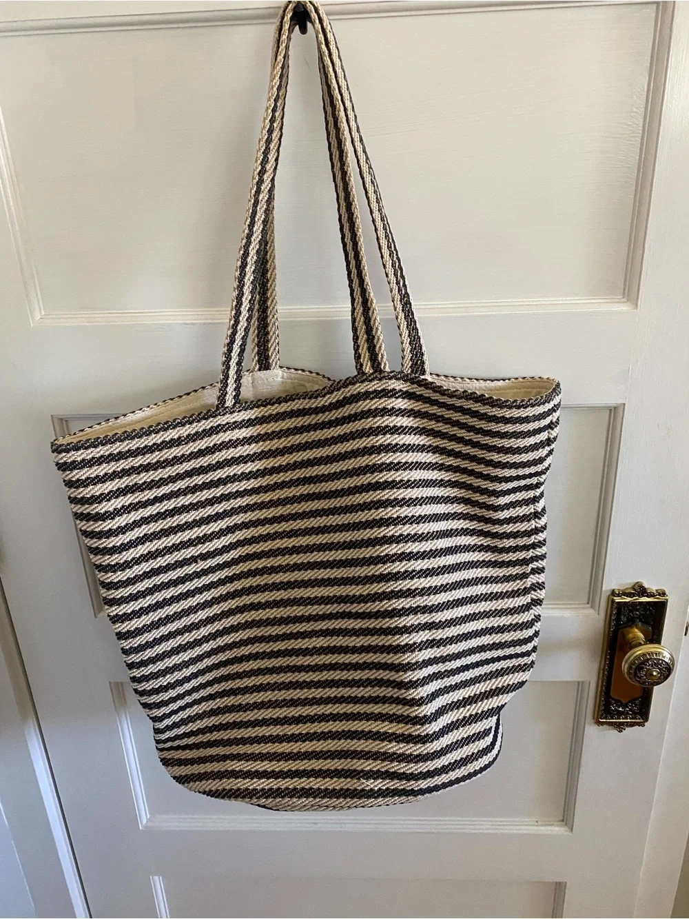 Will & Atlas black and cream jute tote. Excellent condition!